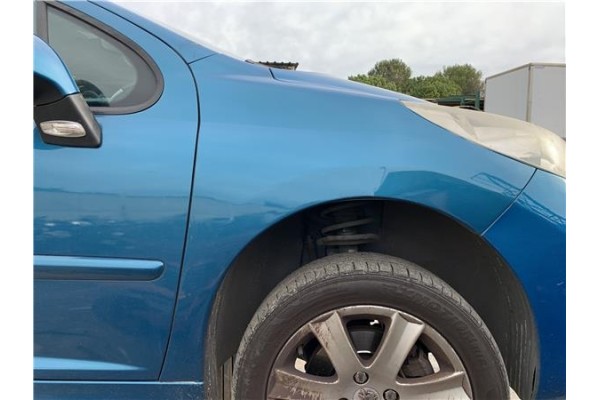 Recambio de aleta delantero derecha para peugeot 207 1.6 hdi referencia OEM IAM 20CP27  