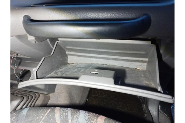 Recambio de guantera salpicadero para nissan terrano ii (r20) 2.4 i 12v 4wd referencia OEM IAM   