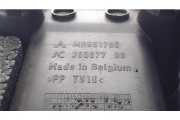 Recambio de embellecedor columna direccion para mitsubishi colt cz3 berl. 3 (z30) 1.5 di-d instyle referencia OEM IAM MR951767XA