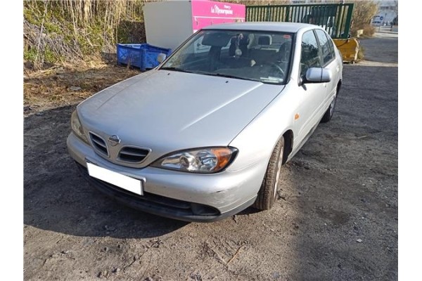 nissan primera berlina (p11) del año 2000