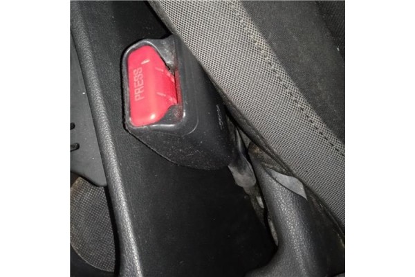Recambio de anclaje cinturon delantero derecho para hyundai kona (os) 1.0 pure referencia OEM IAM 88830J9300TRY  