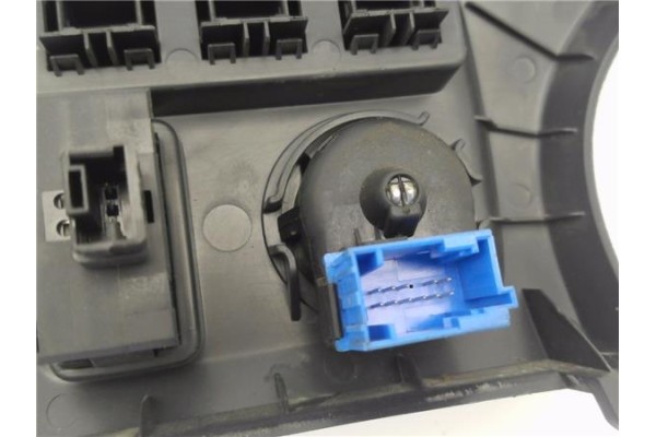 Recambio de mando retrovisor electrico para peugeot partner combispace (5f) 1.6 hdi 90 referencia OEM IAM 9680907377  