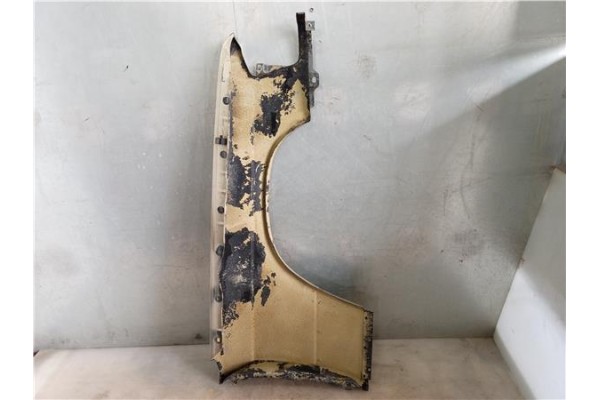 Recambio de aleta delantero izquierda para mercedes-benz 190 (w201) 2.0 (201.023) referencia OEM IAM A2018811701  