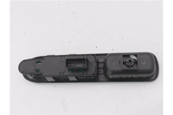 Recambio de mando elevalunas delantero izquierdo para peugeot 207 sw 1.6 hdi referencia OEM IAM 6554QC  
