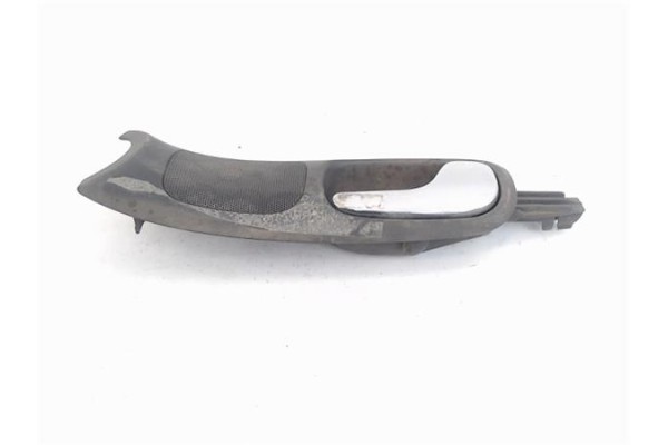Recambio de manilla int. puerta delantero derecha para audi a4 avant (b5) 1.9 tdi quattro referencia OEM IAM 8D2837020  