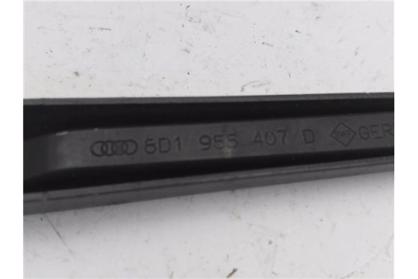 Recambio de brazo limpiaparabrisas delantero izquierdo para audi a4 berlina (8e) 3.0 referencia OEM IAM 8D1955407D  