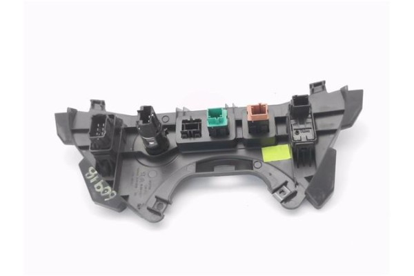Recambio de interruptor luces emergencia para peugeot partner combispace (5f) 1.6 hdi 90 referencia OEM IAM 9680931977 6,31E+07 