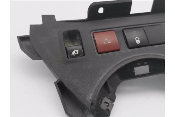 Recambio de interruptor luces emergencia para peugeot partner combispace (5f) 1.6 hdi 90 referencia OEM IAM 9680931977 6,31E+07 