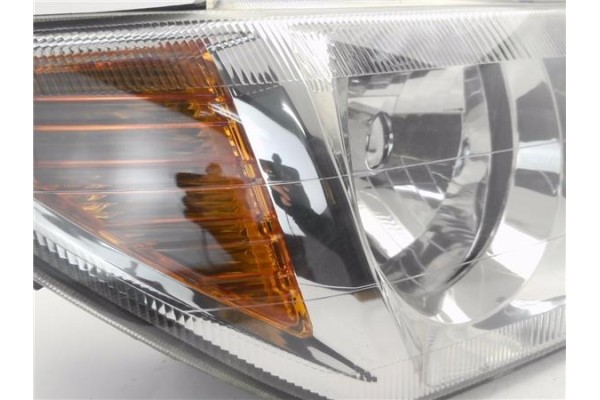 Recambio de faro delantero dcho para mitsubishi montero pinin (h6_w, h7_w) 1.8 gdi (h66w) referencia OEM IAM MR586046  