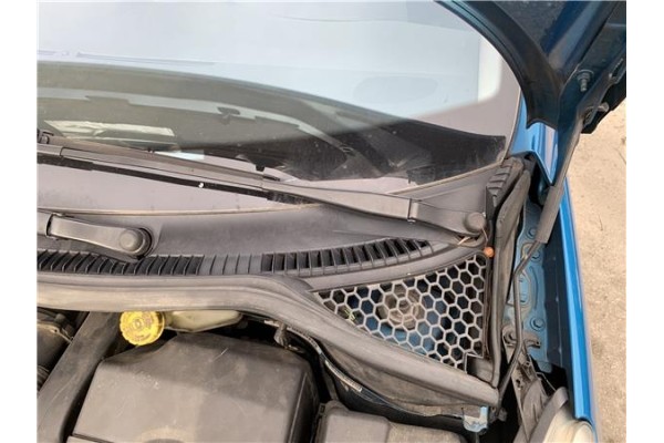 Recambio de brazo limpiaparabrisas delantero izquierdo para peugeot 207 1.6 hdi referencia OEM IAM 6429AL  