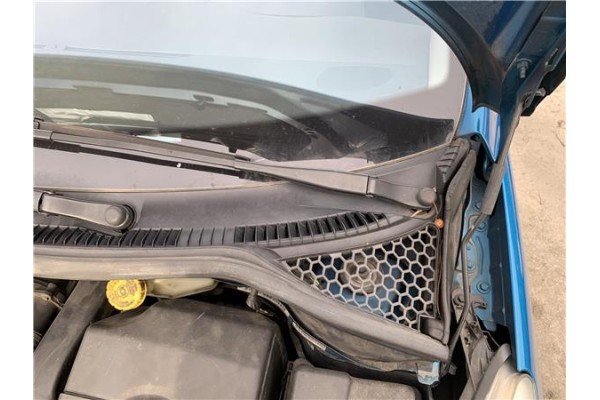 Recambio de brazo limpiaparabrisas delantero izquierdo para peugeot 207 1.6 hdi referencia OEM IAM 6429AL  