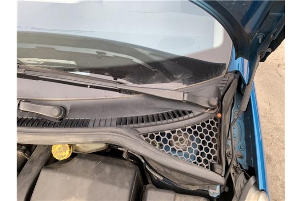 Recambio de brazo limpiaparabrisas delantero izquierdo para peugeot 207 1.6 hdi referencia OEM IAM 6429AL  