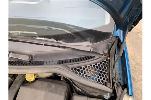 Recambio de brazo limpiaparabrisas delantero izquierdo para peugeot 207 1.6 hdi referencia OEM IAM 6429AL  