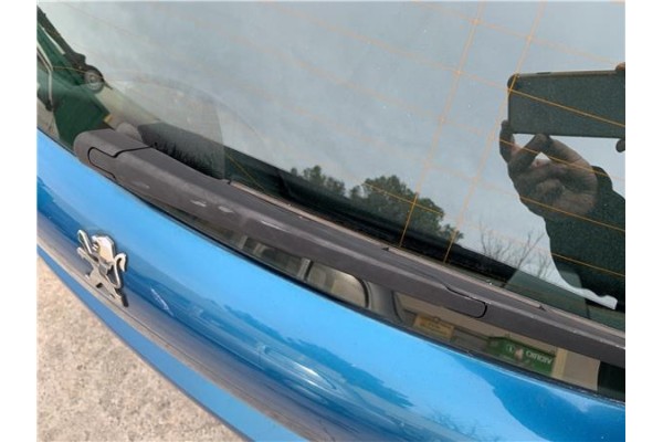 Recambio de brazo limpiaparabrisas trasero para peugeot 207 1.6 hdi referencia OEM IAM 6429AR  