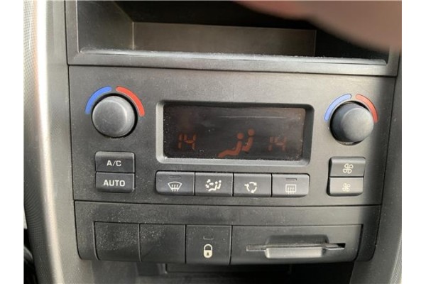 Recambio de mandos climatizador para peugeot 207 1.6 hdi referencia OEM IAM 6451ZX 6452R4 