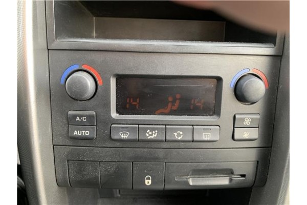 Recambio de mandos climatizador para peugeot 207 1.6 hdi referencia OEM IAM 6451ZX 6452R4 
