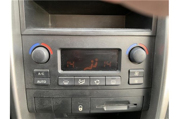 Recambio de mandos climatizador para peugeot 207 1.6 hdi referencia OEM IAM 6451ZX 6452R4 