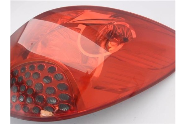 Recambio de piloto trasero derecho para peugeot 207 1.6 hdi referencia OEM IAM 6351Y7  