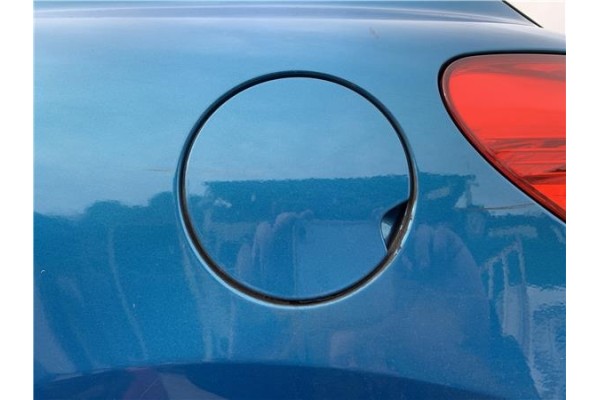 Recambio de tapa exterior combustible para peugeot 207 1.6 hdi referencia OEM IAM 1517F5  