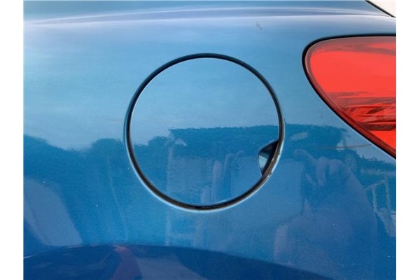 Recambio de tapa exterior combustible para peugeot 207 1.6 hdi referencia OEM IAM 1517F5  