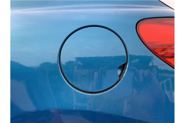 Recambio de tapa exterior combustible para peugeot 207 1.6 hdi referencia OEM IAM 1517F5  