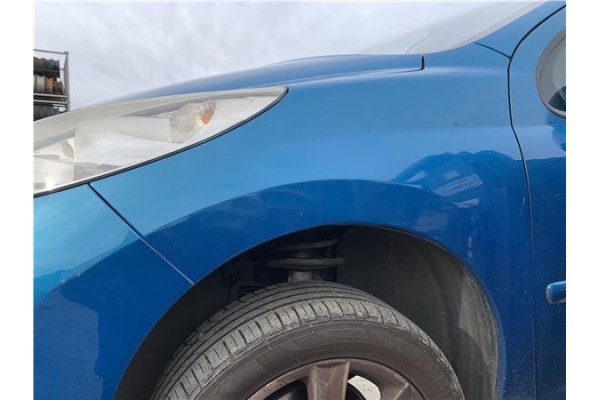 Recambio de aleta delantero izquierda para peugeot 207 1.6 hdi referencia OEM IAM 7840R9  