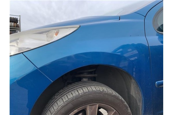 Recambio de aleta delantero izquierda para peugeot 207 1.6 hdi referencia OEM IAM 7840R9  