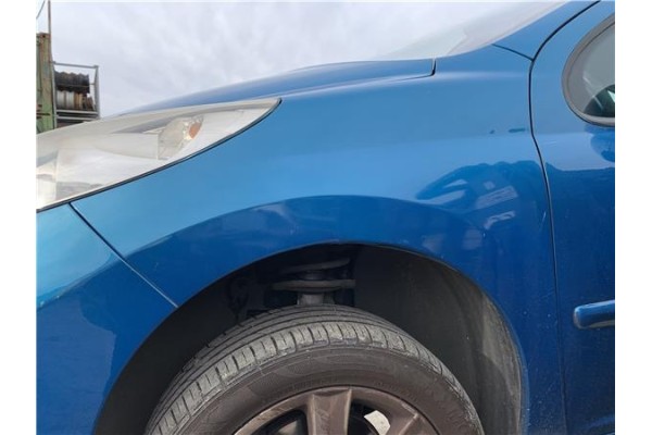 Recambio de aleta delantero izquierda para peugeot 207 1.6 hdi referencia OEM IAM 7840R9  