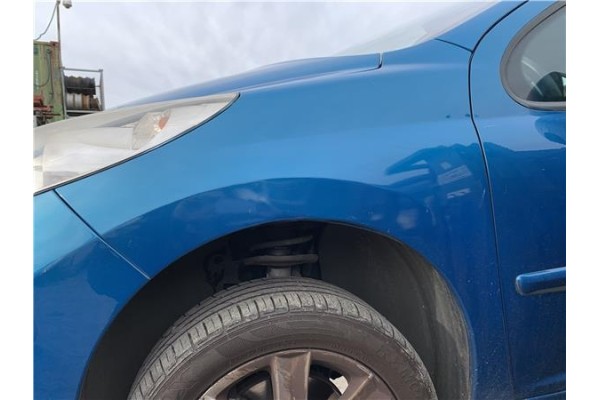 Recambio de aleta delantero izquierda para peugeot 207 1.6 hdi referencia OEM IAM 7840R9  