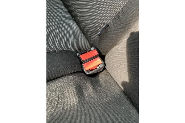 Recambio de anclaje cinturon trasero derecho para peugeot 207 1.6 hdi referencia OEM IAM 8974TA  