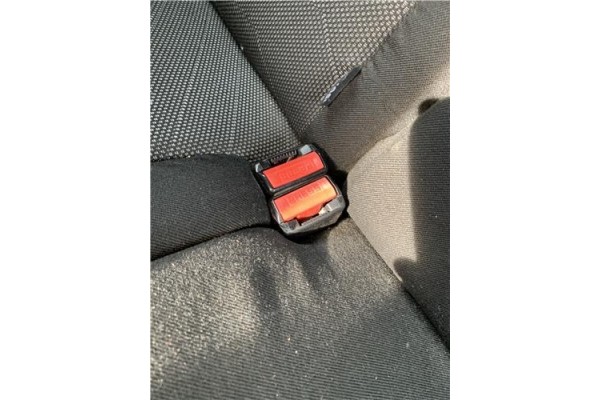 Recambio de anclaje cinturon trasero derecho para peugeot 207 1.6 hdi referencia OEM IAM 8974TA  