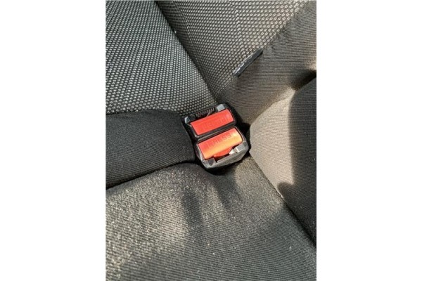 Recambio de anclaje cinturon trasero derecho para peugeot 207 1.6 hdi referencia OEM IAM 8974TA  