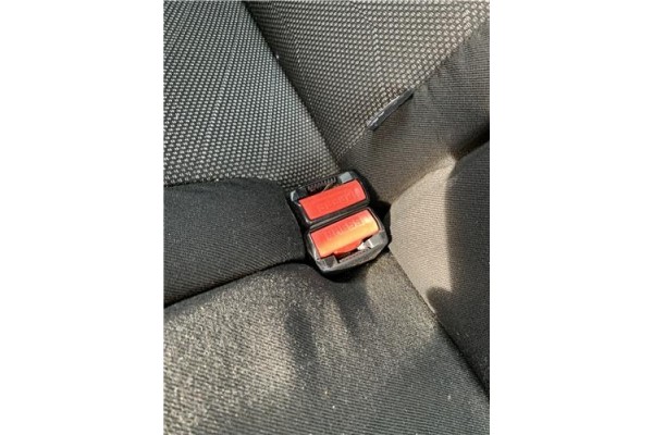 Recambio de anclaje cinturon trasero derecho para peugeot 207 1.6 hdi referencia OEM IAM 8974TA  