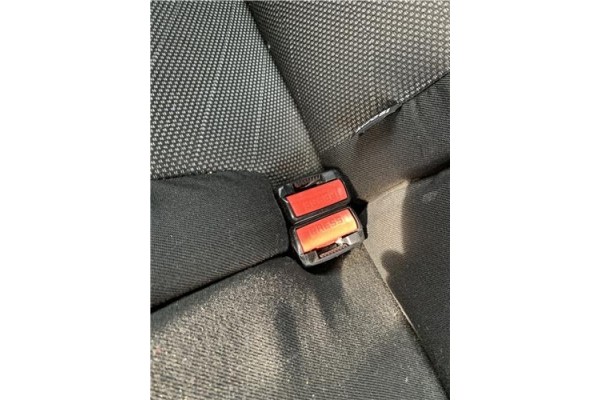 Recambio de anclaje cinturon trasero derecho para peugeot 207 1.6 hdi referencia OEM IAM 8974TA  