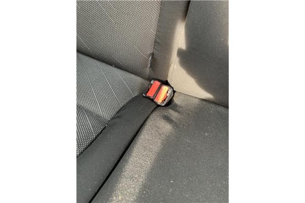 Recambio de anclaje cinturon trasero derecho para peugeot 207 1.6 hdi referencia OEM IAM 8974TA  