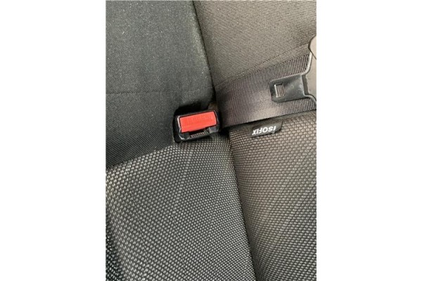 Recambio de anclaje cinturon trasero izquierdo para peugeot 207 1.6 hdi referencia OEM IAM 8974SZ  