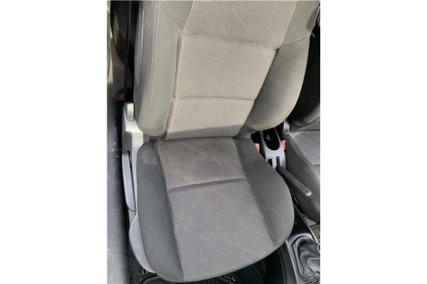 Recambio de asiento delantero derecho para peugeot 207 1.6 hdi referencia OEM IAM 8906GH  
