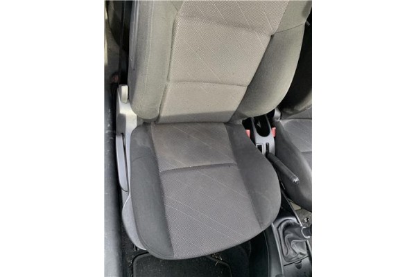 Recambio de asiento delantero derecho para peugeot 207 1.6 hdi referencia OEM IAM 8906GH  