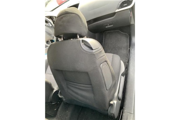 Recambio de asiento delantero derecho para peugeot 207 1.6 hdi referencia OEM IAM 8906GH  