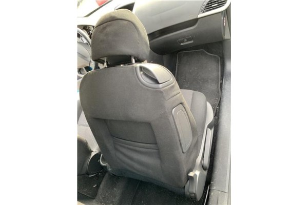 Recambio de asiento delantero derecho para peugeot 207 1.6 hdi referencia OEM IAM 8906GH  