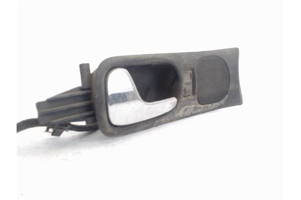 Recambio de manilla int. puerta delantero izquierda para audi a4 avant (b5) 1.9 tdi quattro referencia OEM IAM 8D0837019  