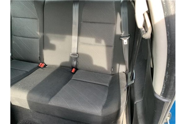 Recambio de asientos traseros para peugeot 207 1.6 hdi referencia OEM IAM 8852K2 8852K3 
