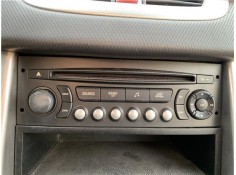 Recambio de autoradio para peugeot 207 1.6 hdi referencia OEM IAM 6564P5  