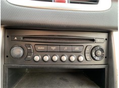 Recambio de autoradio para peugeot 207 1.6 hdi referencia OEM IAM 6564P5  