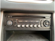 Recambio de autoradio para peugeot 207 1.6 hdi referencia OEM IAM 6564P5  