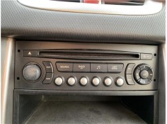 Recambio de autoradio para peugeot 207 1.6 hdi referencia OEM IAM 6564P5  