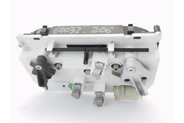 Recambio de mandos calefaccion / a.a. para peugeot 206 1.9 d referencia OEM IAM 1068701  