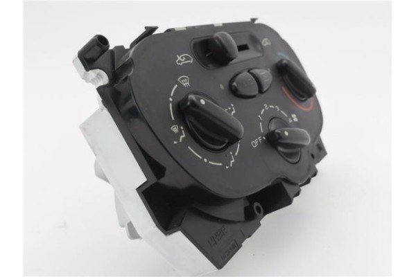 Recambio de mandos calefaccion / a.a. para peugeot 206 1.9 d referencia OEM IAM 1068701  