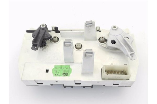 Recambio de mandos calefaccion / a.a. para peugeot 206 1.9 d referencia OEM IAM 1068701  