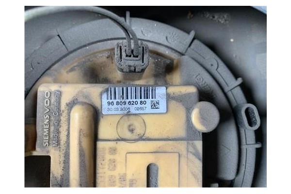 Recambio de bomba combustible para peugeot 207 1.6 hdi referencia OEM IAM 9680962080 2657 